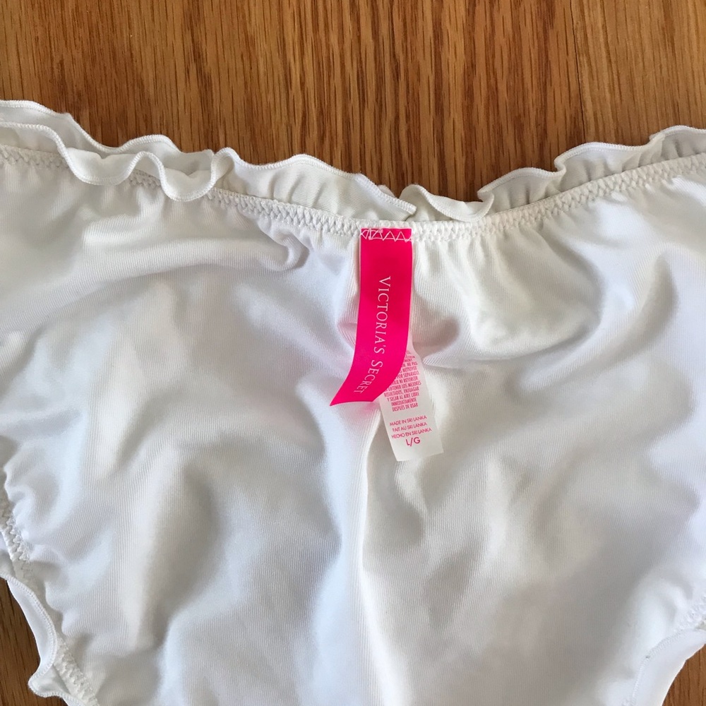 Victoria’s Secret swim bottom. Never worn - Picture 3 of 3